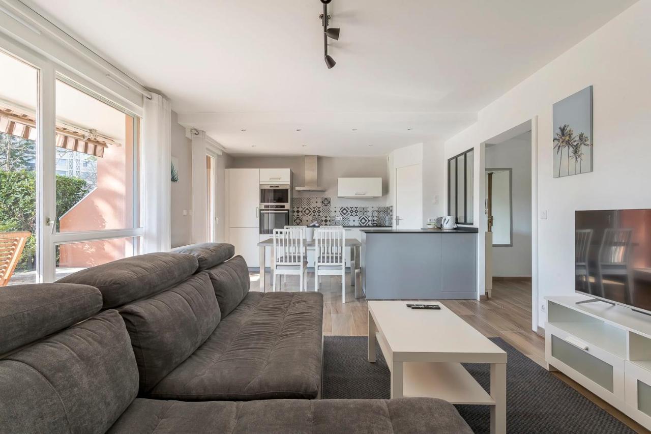 Suite Granges En Rez-De-Jardin Pour 4 Voyageurs 里昂 外观 照片