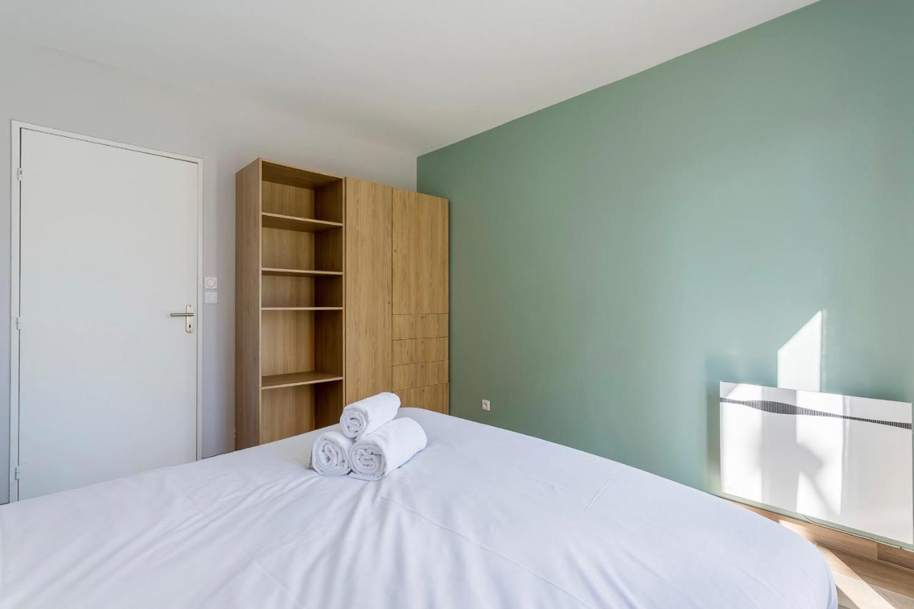 Suite Granges En Rez-De-Jardin Pour 4 Voyageurs 里昂 外观 照片