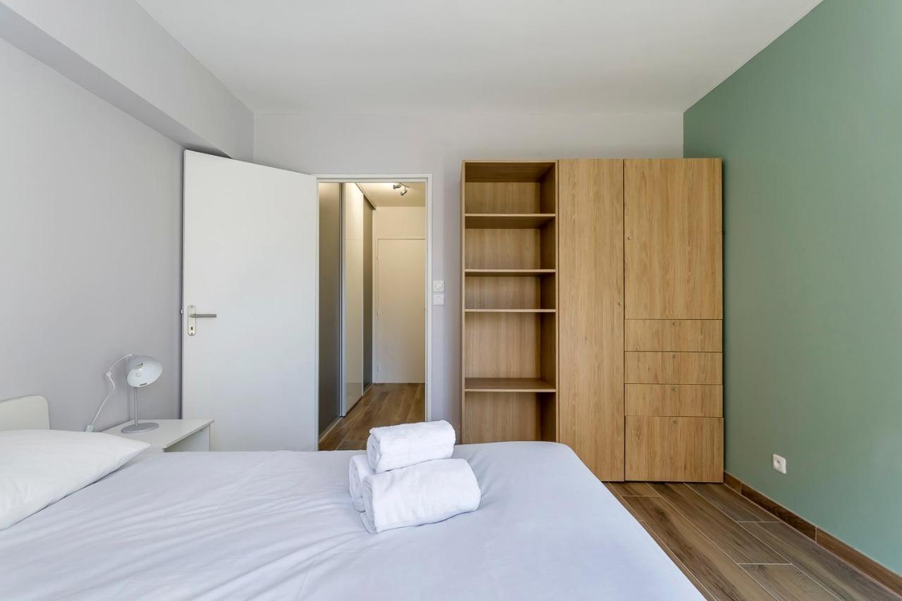 Suite Granges En Rez-De-Jardin Pour 4 Voyageurs 里昂 外观 照片
