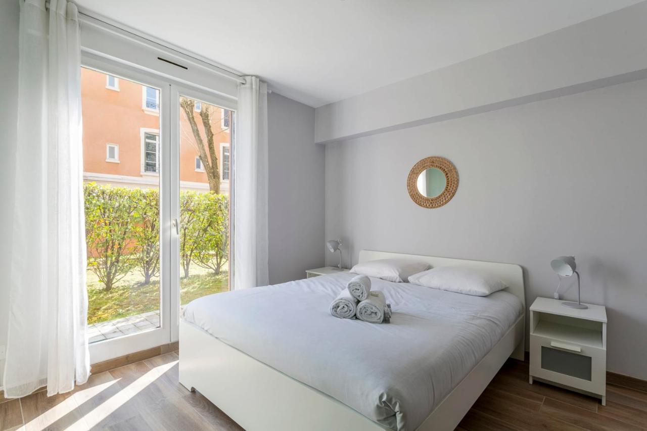 Suite Granges En Rez-De-Jardin Pour 4 Voyageurs 里昂 外观 照片