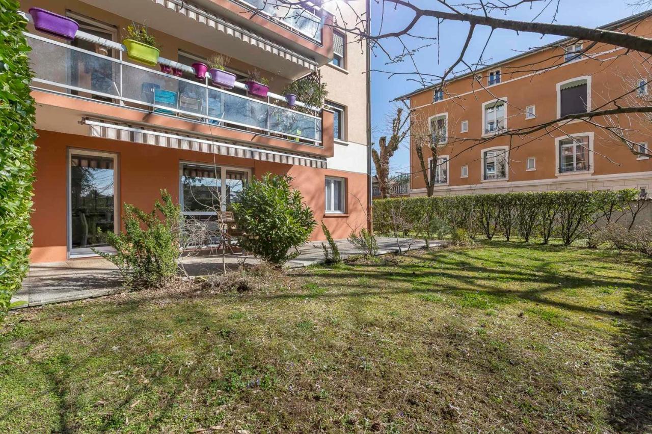 Suite Granges En Rez-De-Jardin Pour 4 Voyageurs 里昂 外观 照片