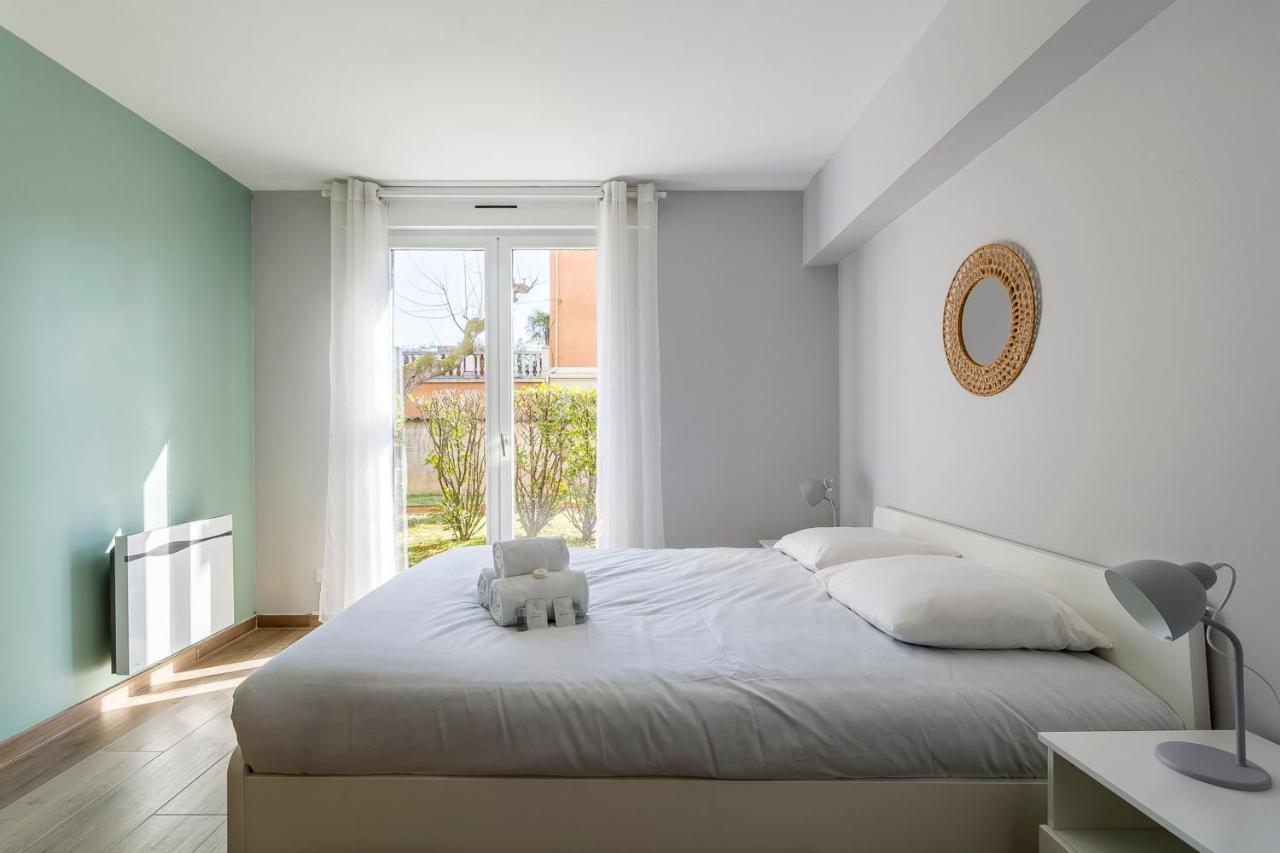 Suite Granges En Rez-De-Jardin Pour 4 Voyageurs 里昂 外观 照片